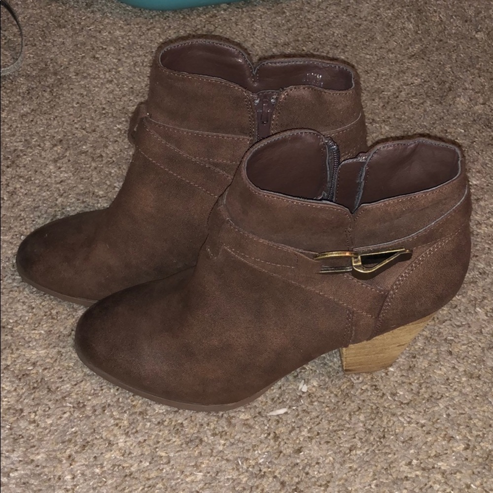 Francescas booties size 8.5